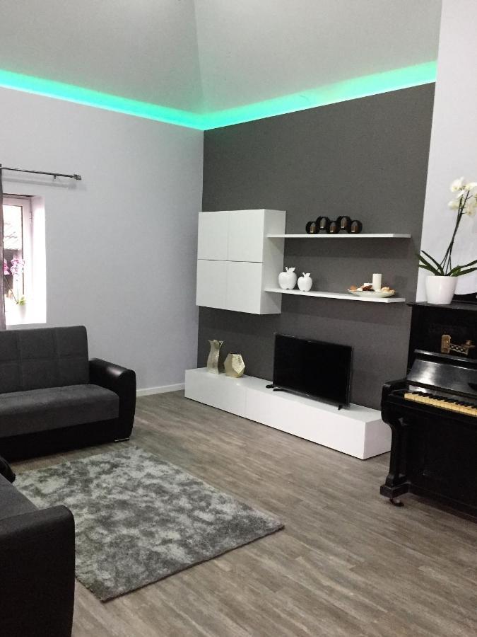 פונטה דלגדה Cottage Quinze, Contemporary Designed Cottage With Swimming Pool מראה חיצוני תמונה