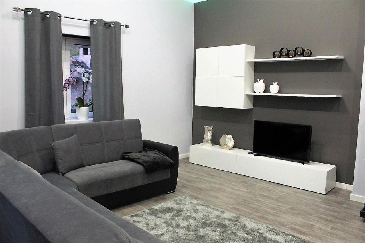 פונטה דלגדה Cottage Quinze, Contemporary Designed Cottage With Swimming Pool מראה חיצוני תמונה