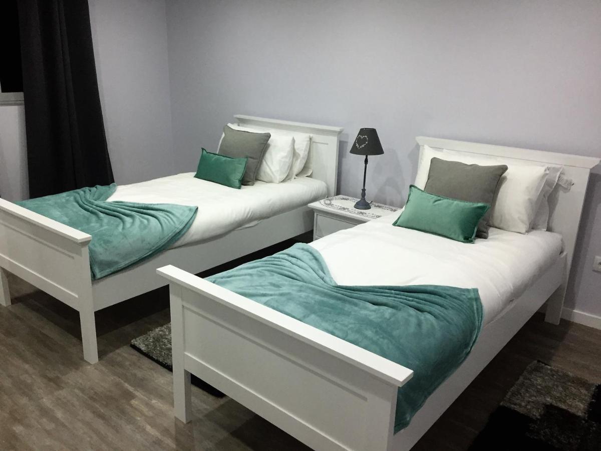 פונטה דלגדה Cottage Quinze, Contemporary Designed Cottage With Swimming Pool מראה חיצוני תמונה