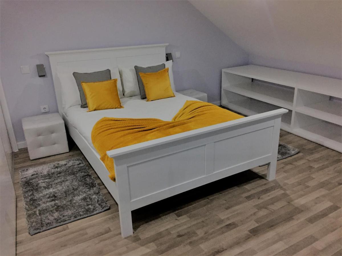 פונטה דלגדה Cottage Quinze, Contemporary Designed Cottage With Swimming Pool מראה חיצוני תמונה